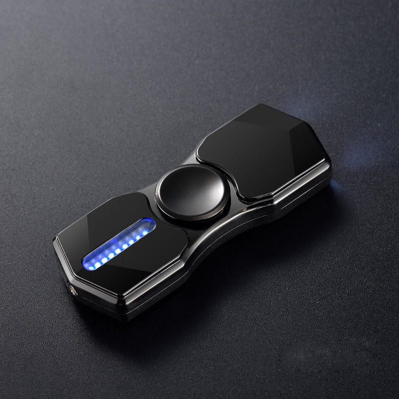 Hột Quẹt Bật Lửa Hồng Ngoại Kiêm Đèn Pin Sạc Điện USB Kiểu Dáng Spinner Tạo 12 Hiệu Ứng Đèn Led(màu ngẫu nhiên) - Video Review