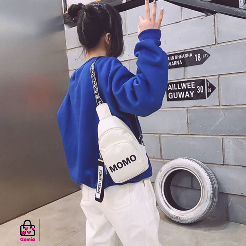 Túi Đeo Chéo Thời Trang MOMO cá tính bền đẹp siêu rẻ phong cách trẻ trung năng động tuổi teen GOMIA DC2071