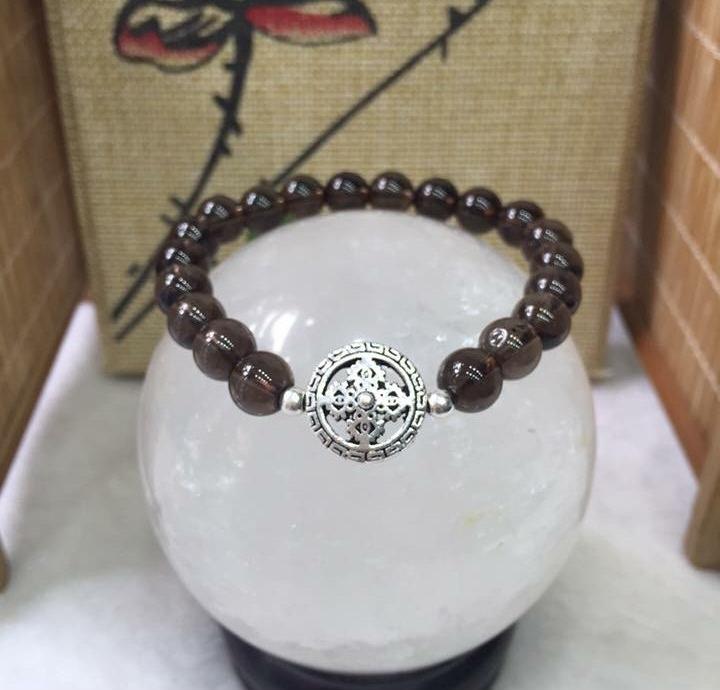 Vòng Tay Phong Thủy Đá Thạch Anh Khói 8 Ly Mix Charm Bánh Xe Pháp Luân Bạc 925