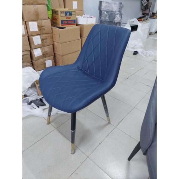 Bàn ăn 4 ghế mặt đá ceramic chống ố,chân sắt