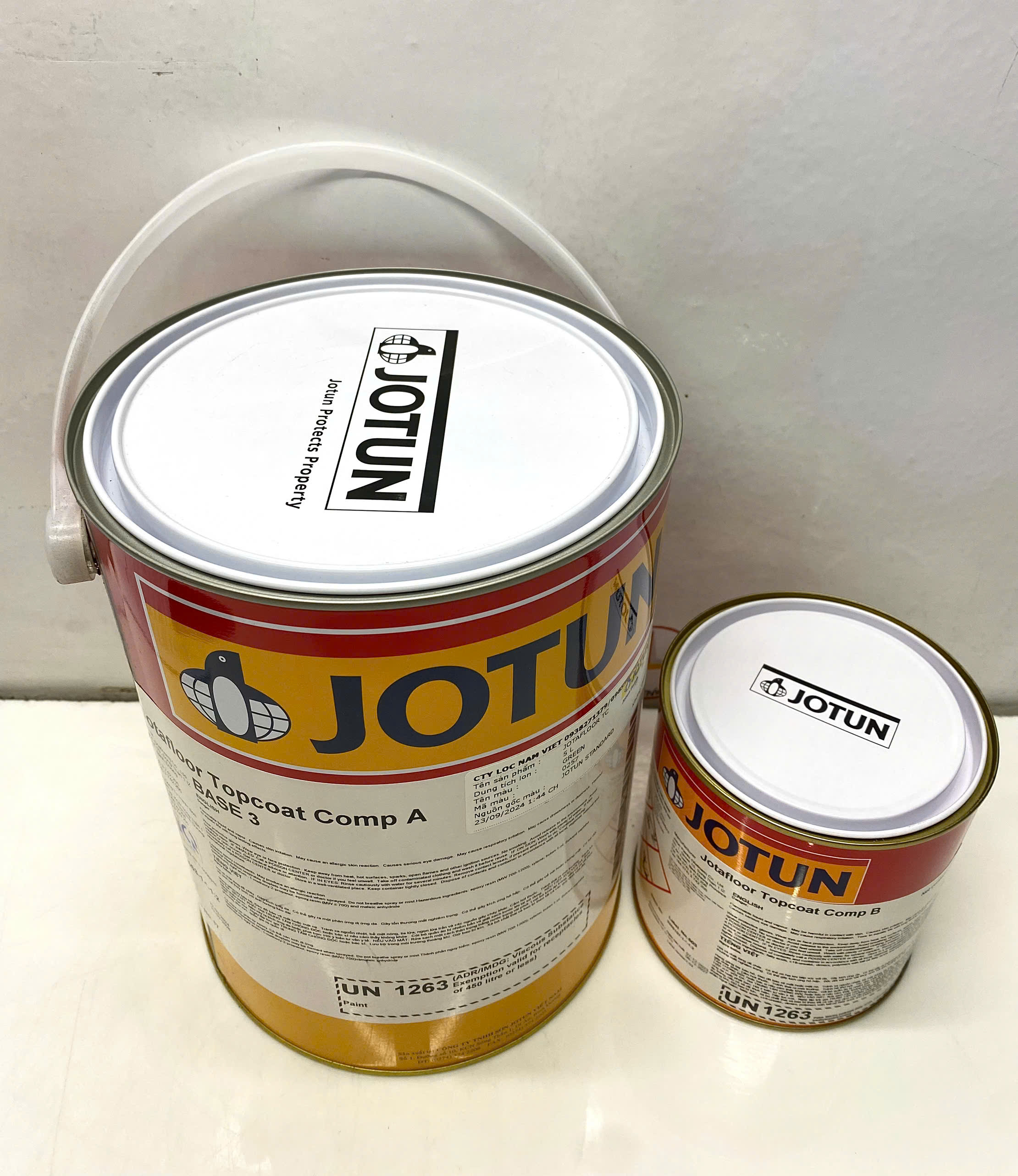 Sơn sàn bê tông epoxy Jotun Jotafloor Topcoat Base 3 màu Green 257 (Xanh lá) _ 5L/bộ