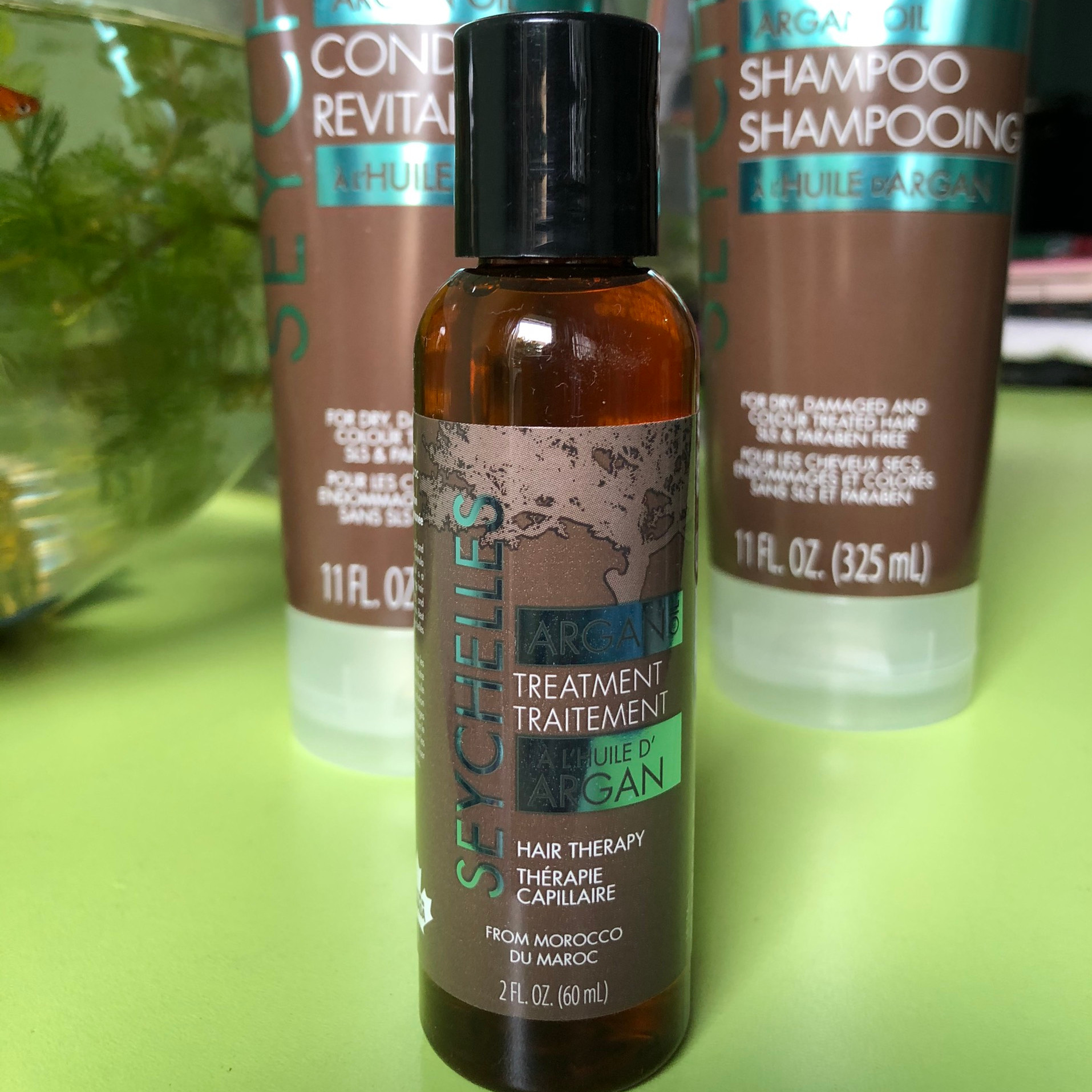 TINH DẦU PHỤC HỒI DƯỠNG TÓC CHIẾT XUẤT TỪ TINH DẦU ARGAN - SEYCHELLES ARGAN OIL TREATMENT cung cấp độ ẩm cho mái tóc, cho tóc luôn suôn mượt (60ml)