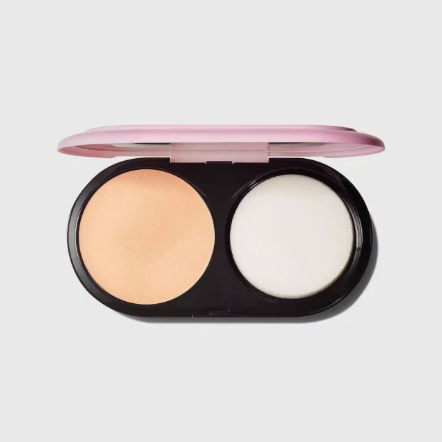 Phấn phủ Mac Lightful C3 Natural Silk Powder Foundation