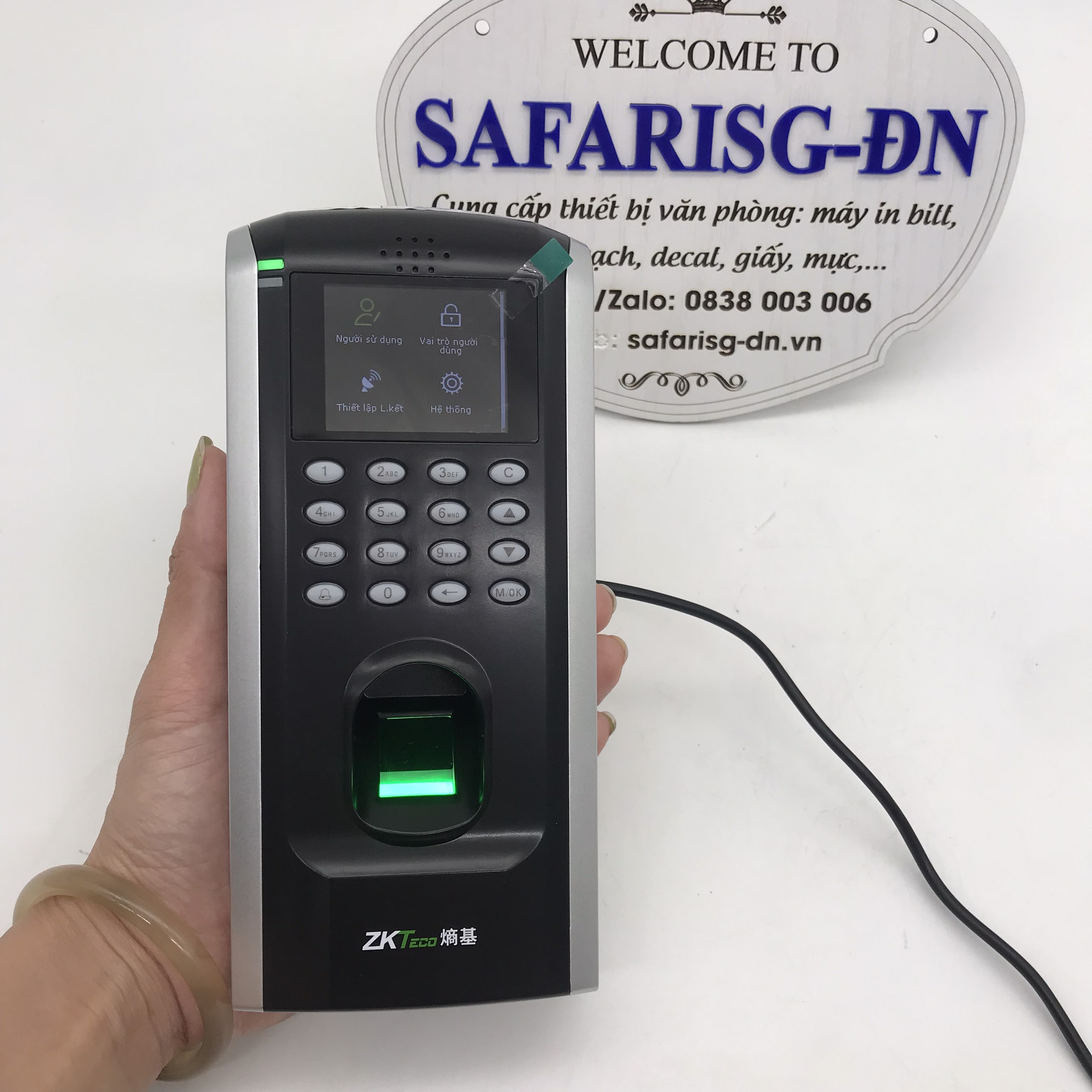 Máy chấm công và kiểm soát ra vào ZKTeco SF200/ID dùng vân tay - Hàng chính hãng