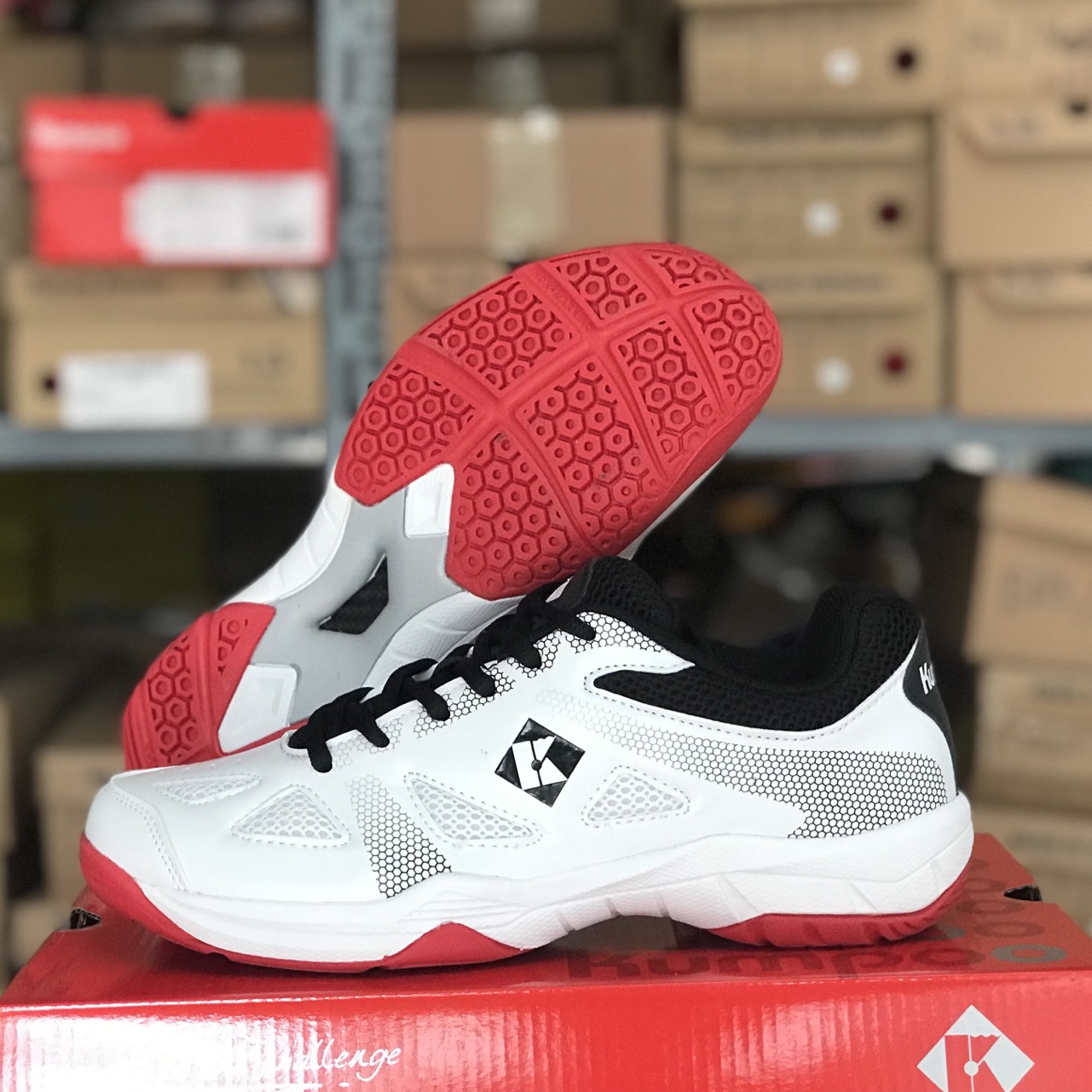 Giày bóng chuyền, cầu lông Kumpoo KH-E23 mẫu mới dành cho nam và nữ đủ size 36-44 - màu trắng phối đỏ đen
