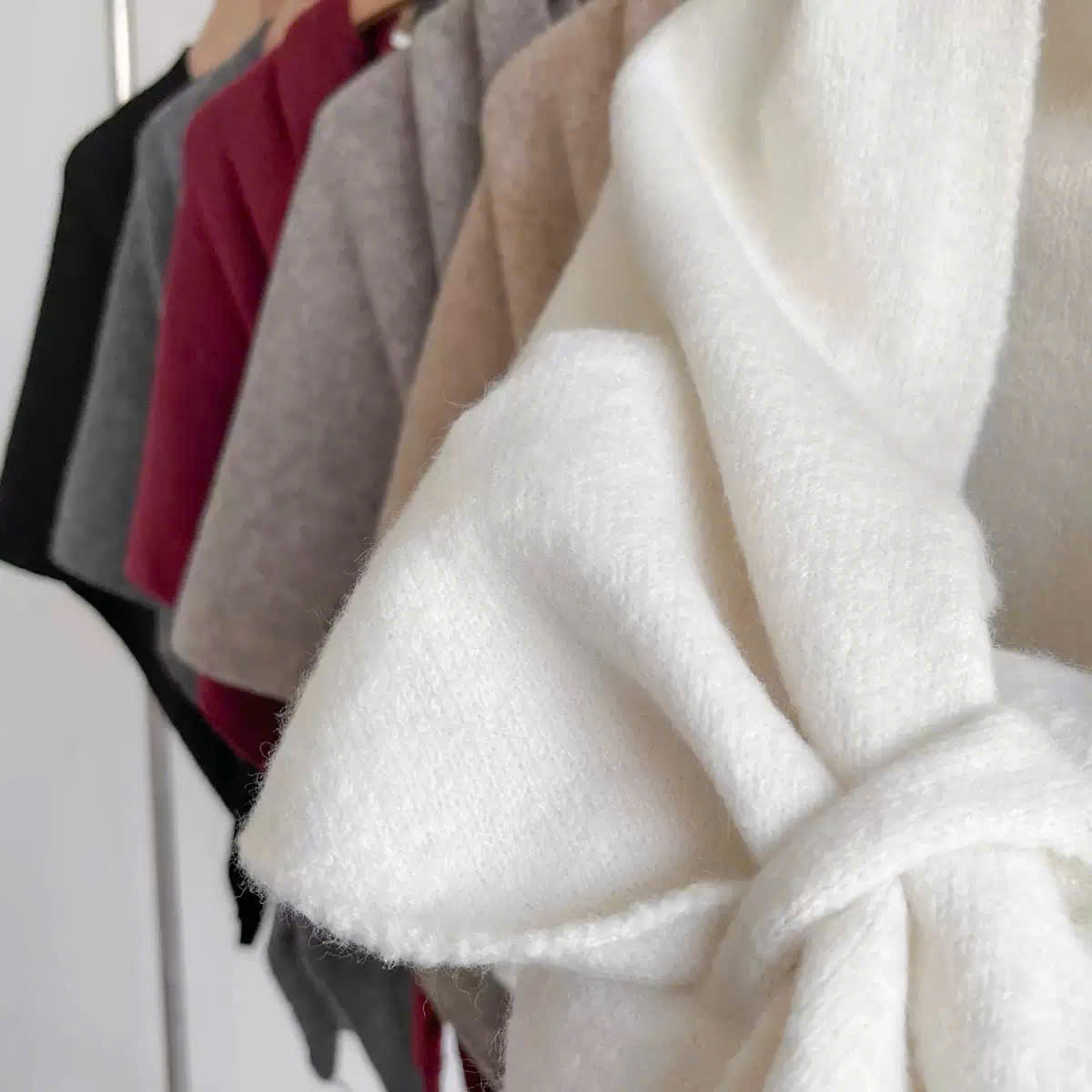 [KoSuyTu] Khăn Choàng Dệt Kim Tam Giác Giả Cashmere - Luồn Vạt Tiện Lợi - Sang Trọng Quý Phái Với Tông Ấm