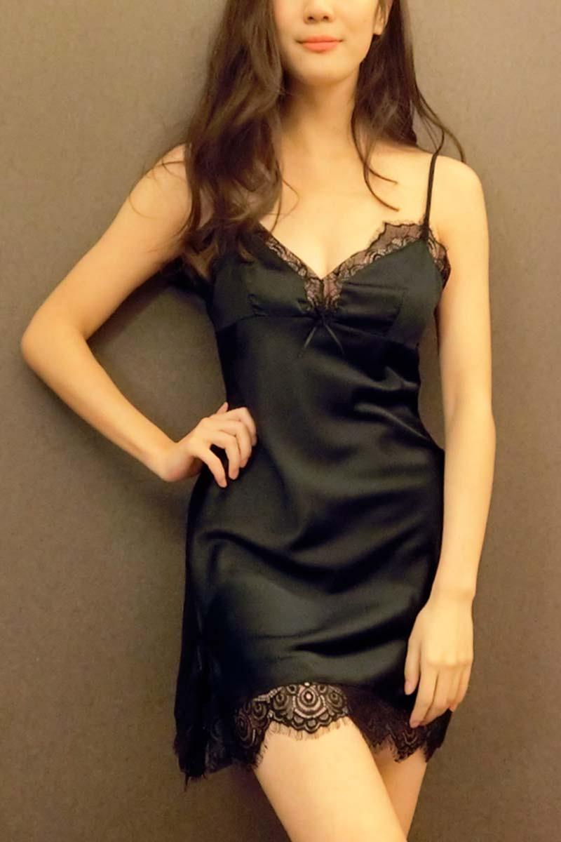 Váy ngủ lụa satin phối ren xẻ