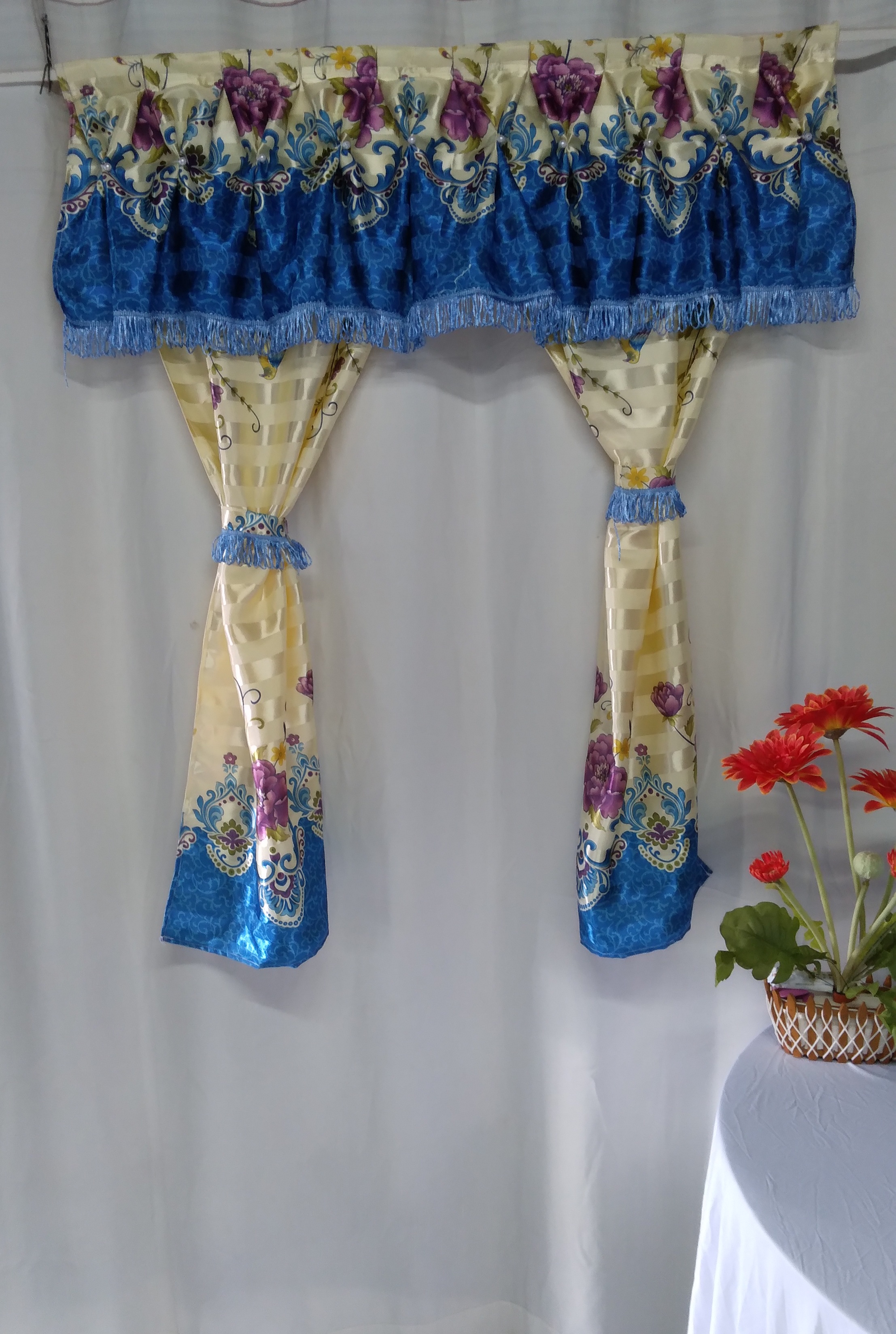 Rèm Cửa Sổ Thanh Ngọc Vải Phi Bóng Màu Xanh Dương Ngang 1m x cao 1,2m