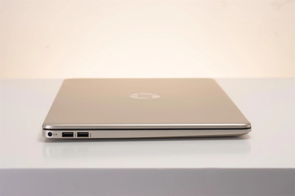 Laptop HP 15s fq2711TU i3 1115G4/8GB/256GB/15.6"FHD/Win 11 Vàng - Hàng Chính Hãng