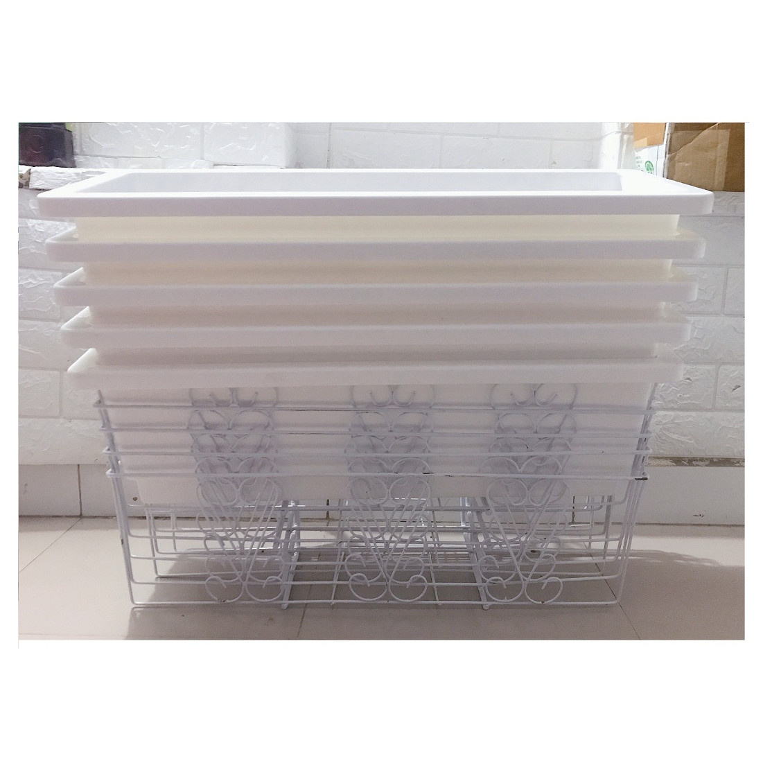 Combo 5 Giỏ Sắt Treo Chậu Hoa Ban Công KT 64x21x18Cm + 5 Khay/ Máng Nhựa Trồng Rau, Trồng Hoa KT 67X24X19Cm - Màu Trắng