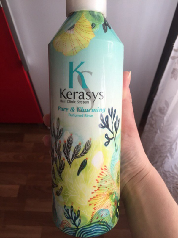Dầu xả nước hoa Kerasys Pure & Charming hương quýt và hoa ly Hàn Quốc 600ml tặng kèm móc khoá