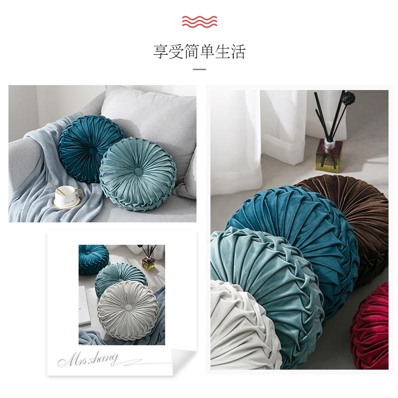 Gối Nhung Hình Tròn Kích Thước 33x11cm