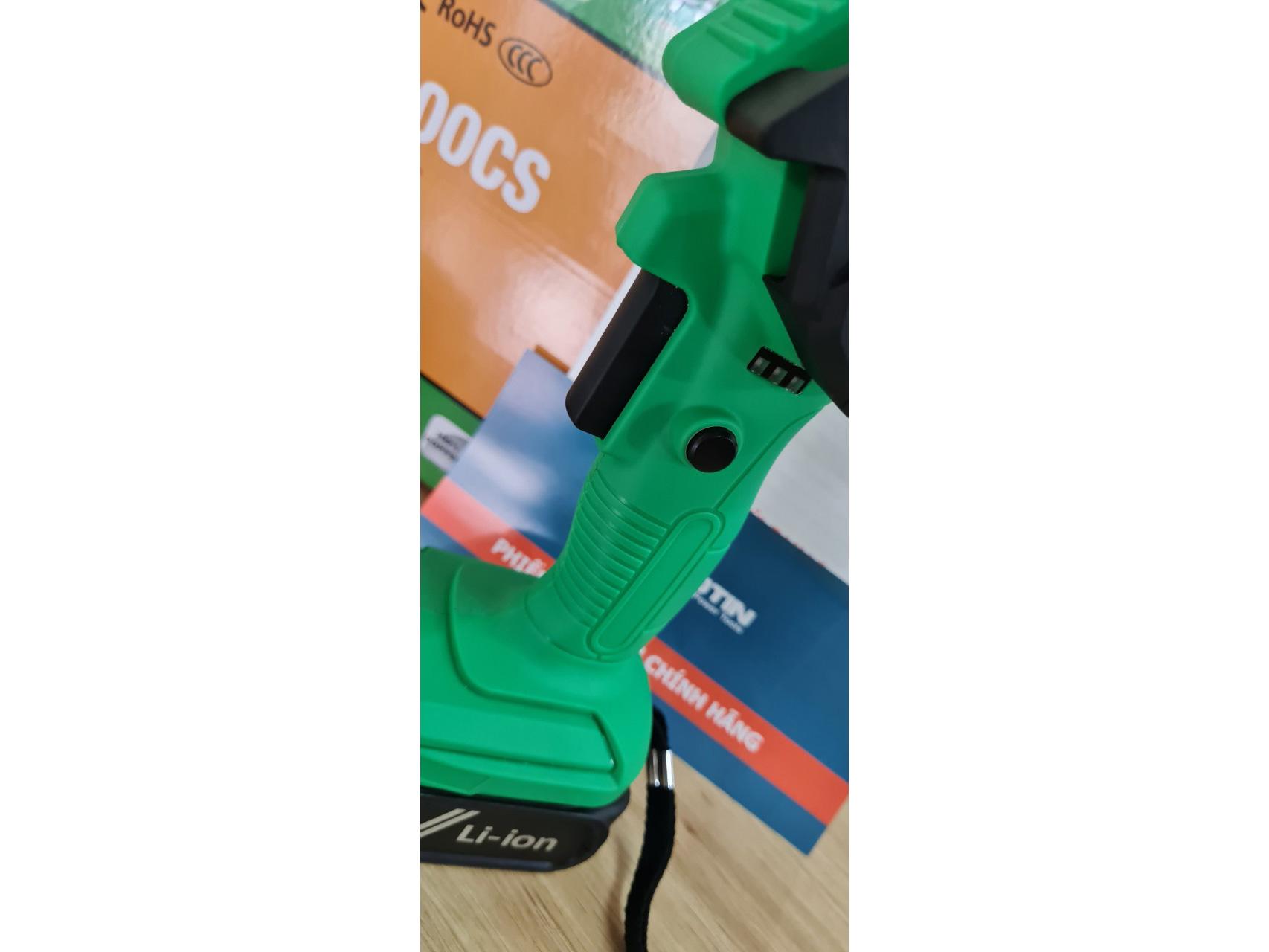 MÁY CƯA XÍCH MINI CẦM TAY DÙNG PIN 21V KAZAKI KZ100CS (2 PIN. 1 SẠC)- HÀNG CHÍNH HÃNG