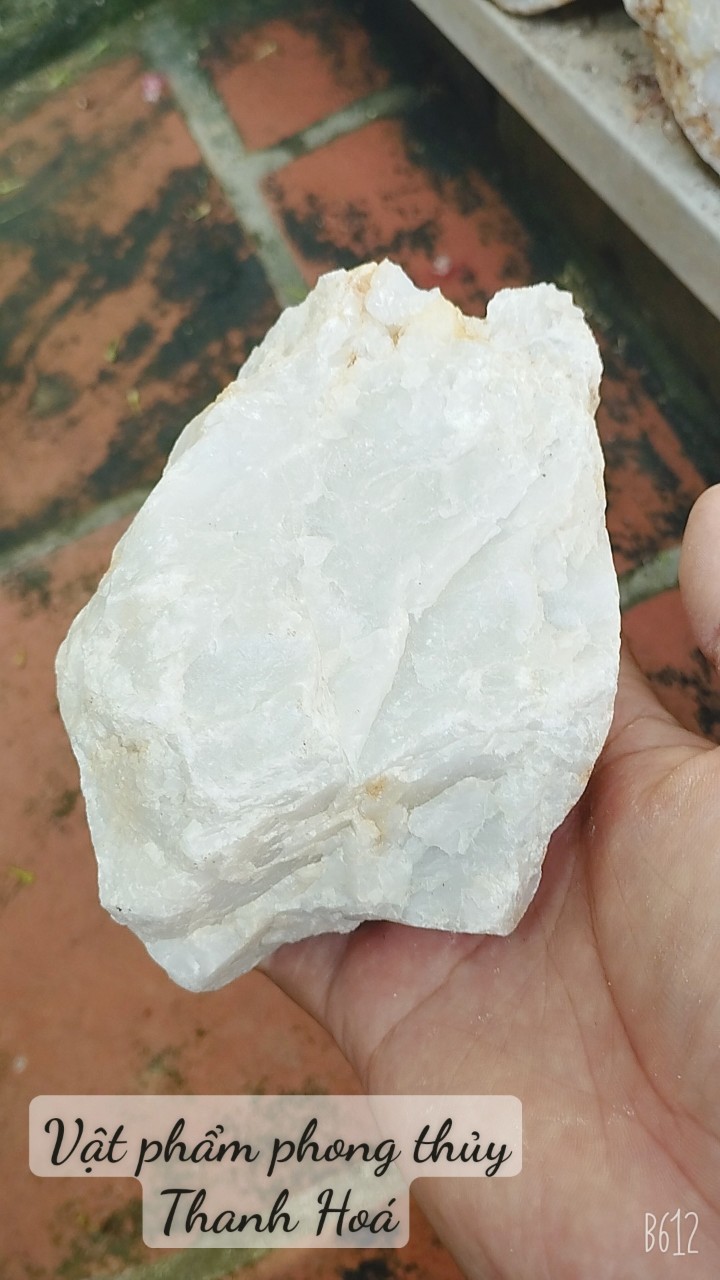 Đá Thach Anh Vụn Trắng Thô Tự Nhiên Loại To từ 4*6cm trở Lên Năng Lượng Cao Dùng Phong Thủy Trang Trí, Trấn Trạch