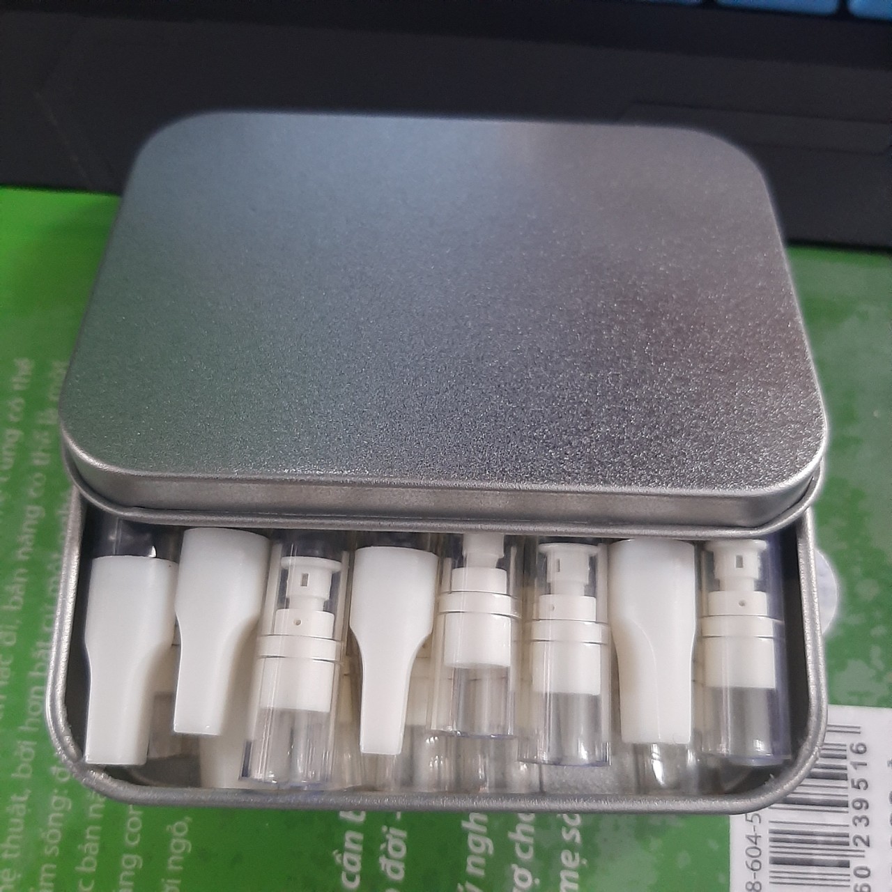 Hộp 18 đầu lọc thuốc lá tinh thể nano bảo vệ sức khỏe, hộp thiếc sang trọng