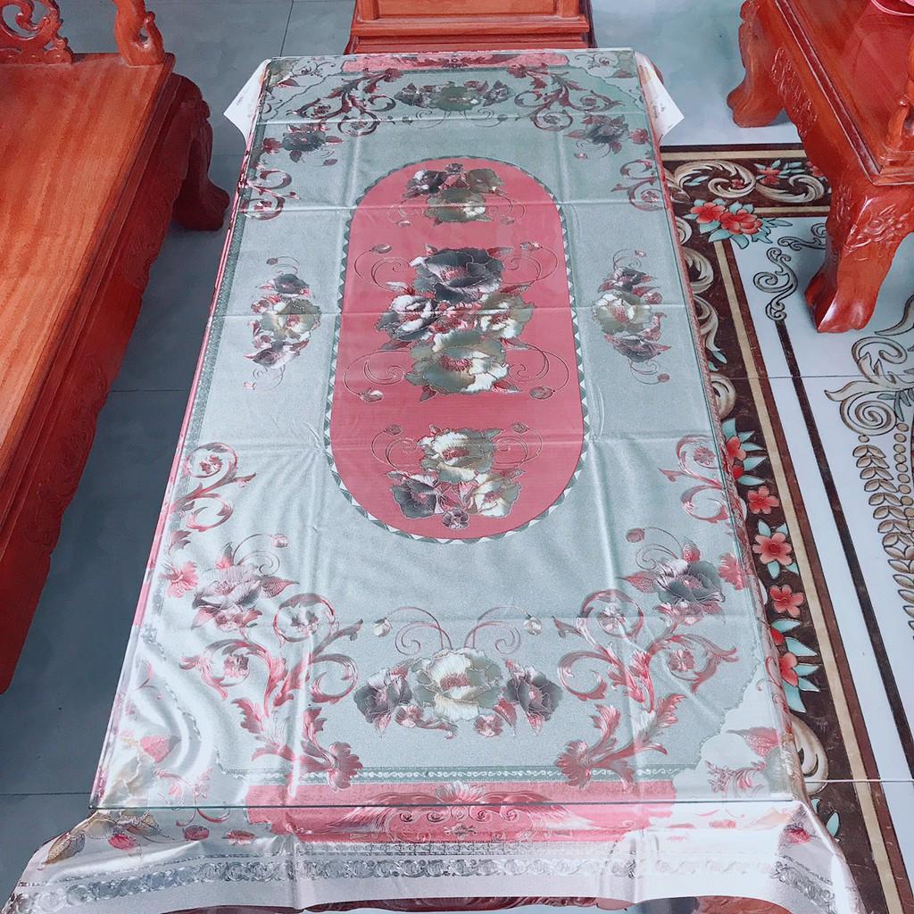 Khăn trải bàn rộng 90cm dài 150cm dùng cho bàn rộng 60cm dài 120cm sẽ như hình, hoa văn nổi 3D sang trọng