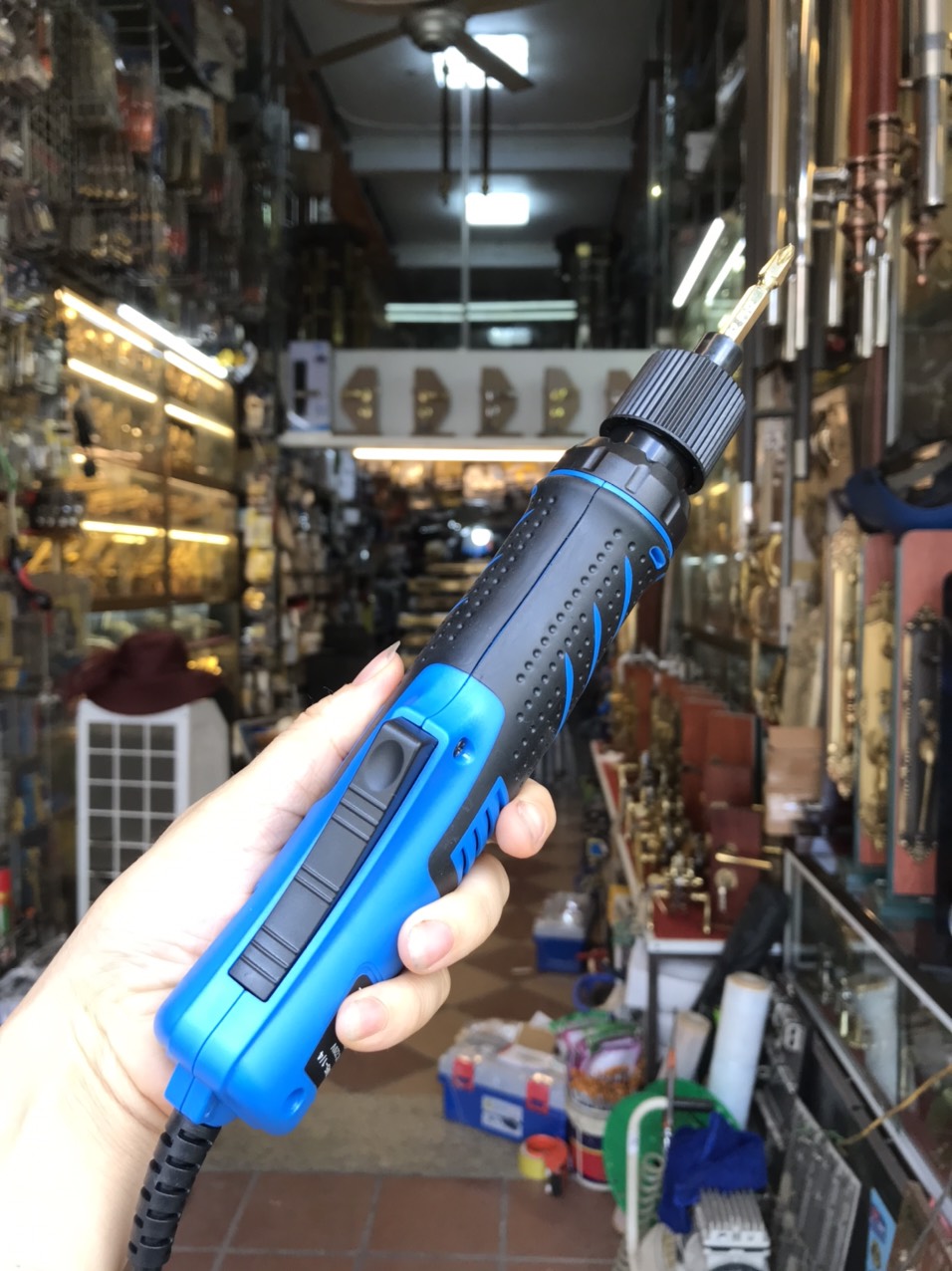 MÁY BẮN VÍT C-MART C0045
