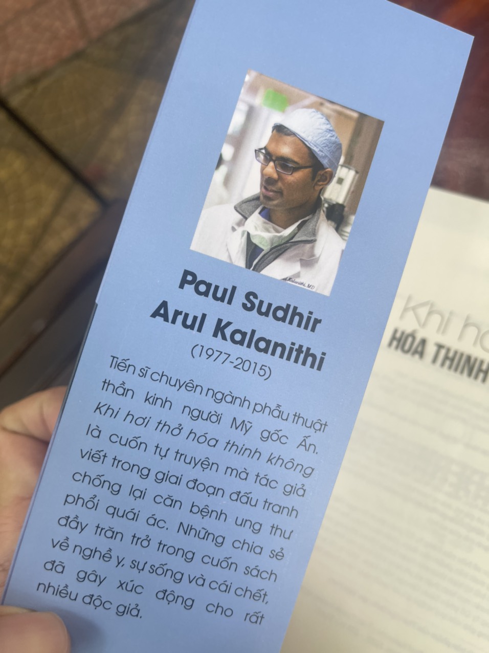 KHI HƠI THỞ HÓA THINH KHÔNG – Paul Kalanithi – Omega Plus – NXB Lao Động
