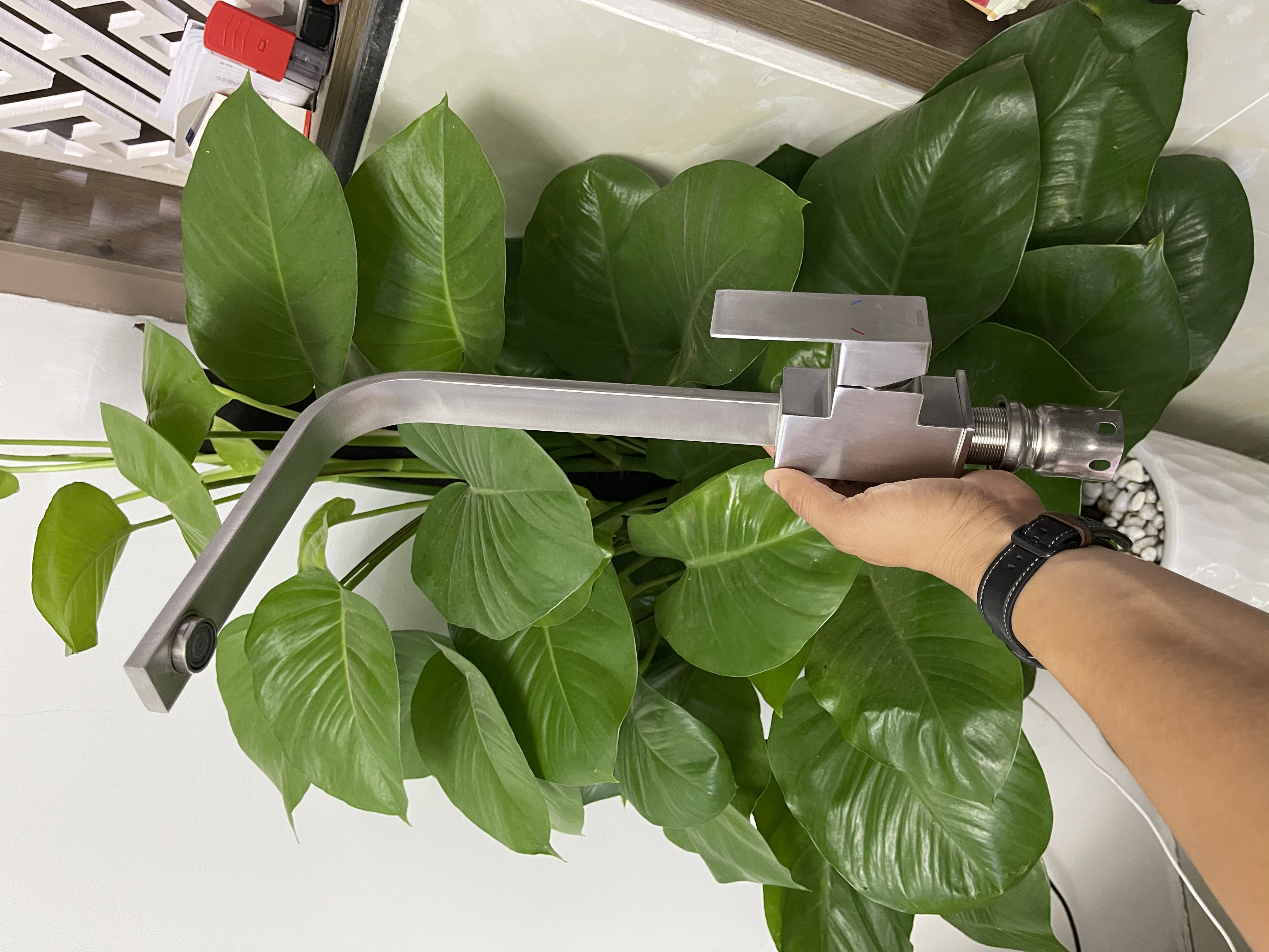 Vòi rửa chén nóng lạnh vuông inox