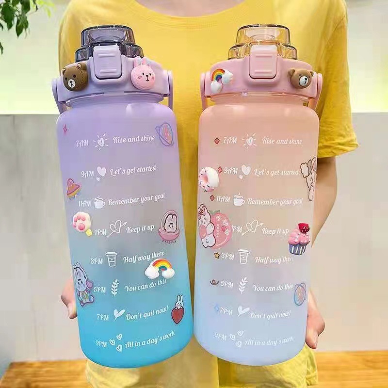 Bình đựng nước 2L dễ thương có vạch báo giờ uống nước - Tặng 10 sticker