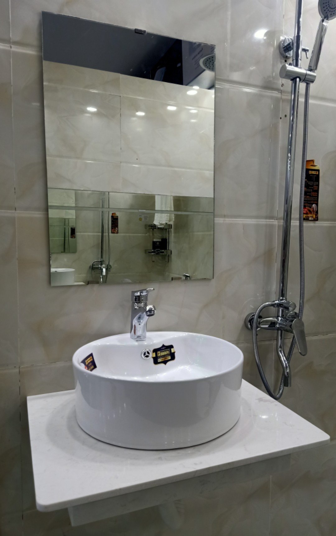 Mặt đá Lavabo bằng đá Granite siêu đẹp, sang trọng, tiết kiệm diện tích - Vân trắng - Dài 70 cm