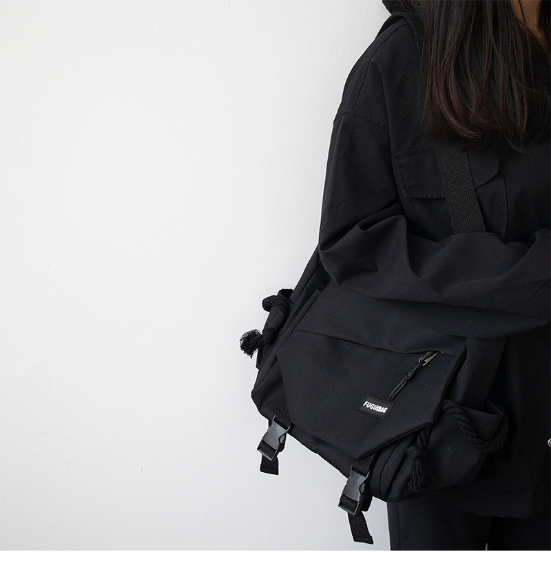 Túi đeo chéo nữ phong cách dễ thương – BEE GEE DCNU1085