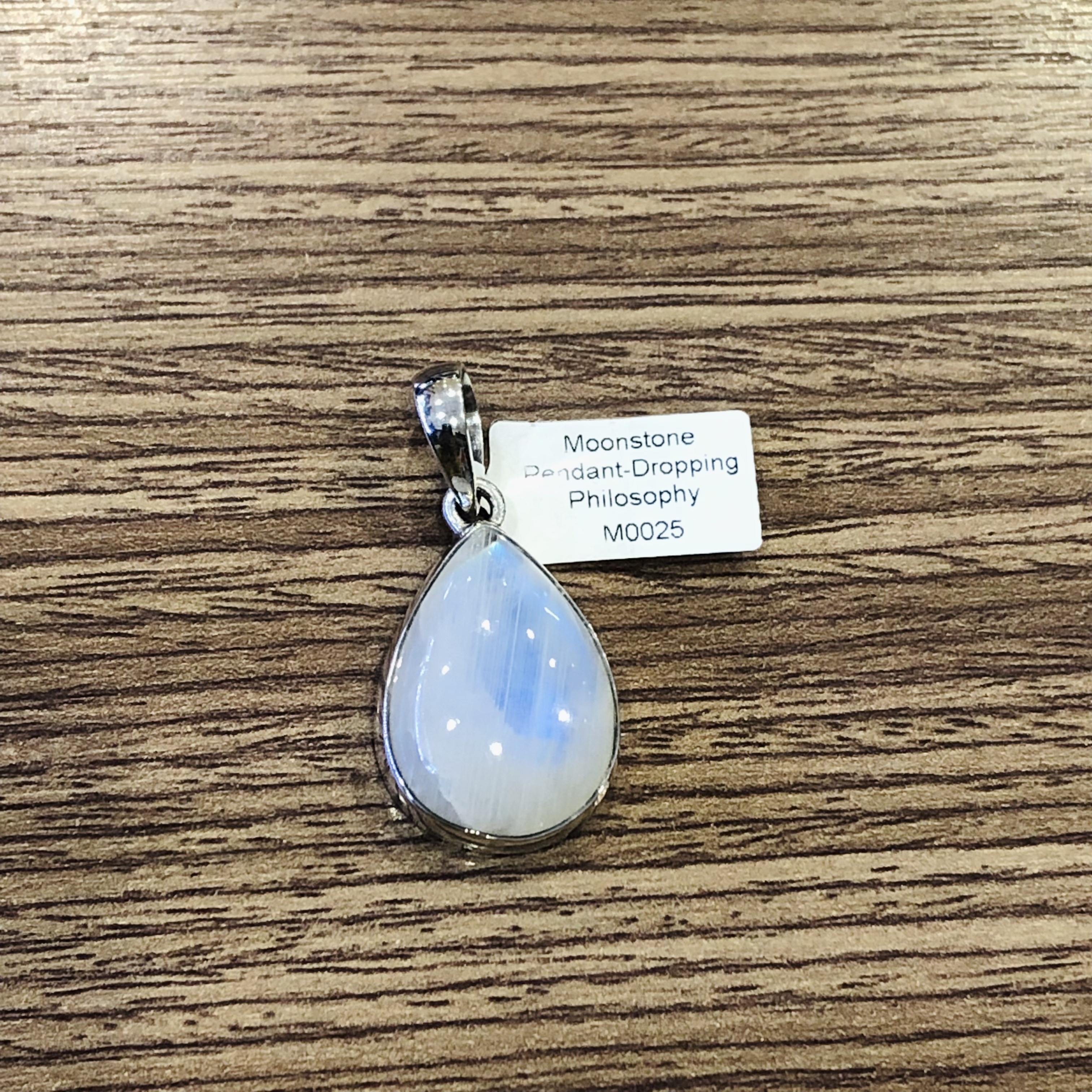 Mặt Dây Chuyền Đính Đá Moonstone