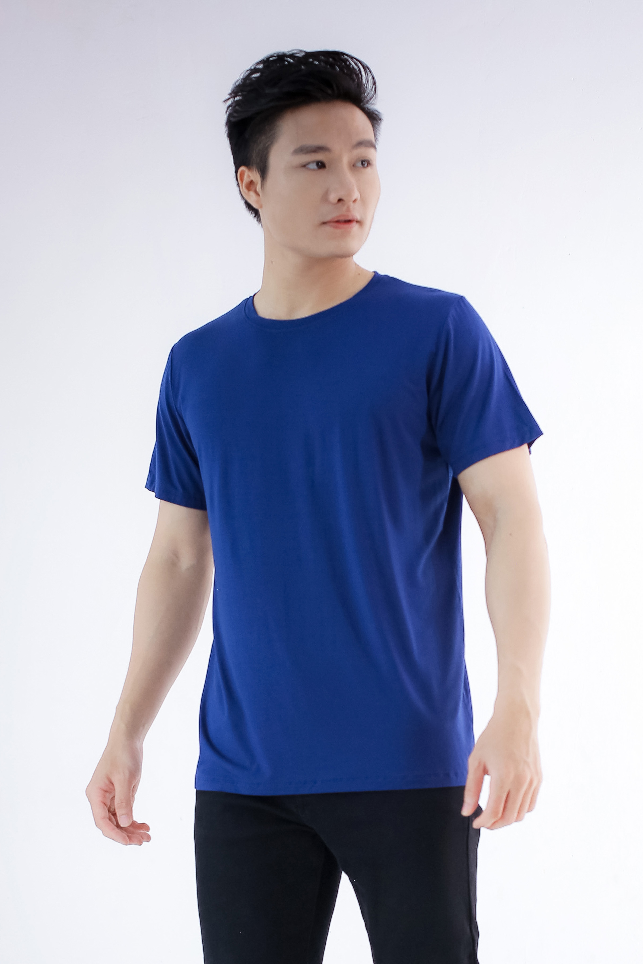 Áo T-shirt nam cổ tròn vải bamboo cao cấp Chou's - màu xanh navy