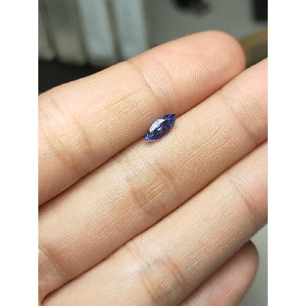 040- L HẠT TANZANITE STONE (THIÊN NHIÊN)