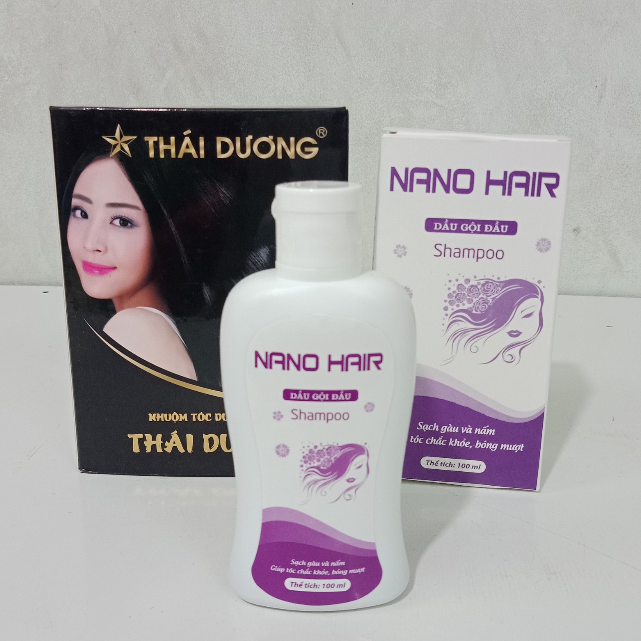 Bộ sản phẩm NHUỘM TÓC DƯỢC LIỆU THÁI DƯƠNG - Hộp 5 gói nhỏ-an toàn, không kích ứng, đem lại hiểu quả cao, tóc bền màu, hương thơm dịu nhẹ &amp;Dầu gội đầu ngừa gàu và nấm da đầu Nano hair