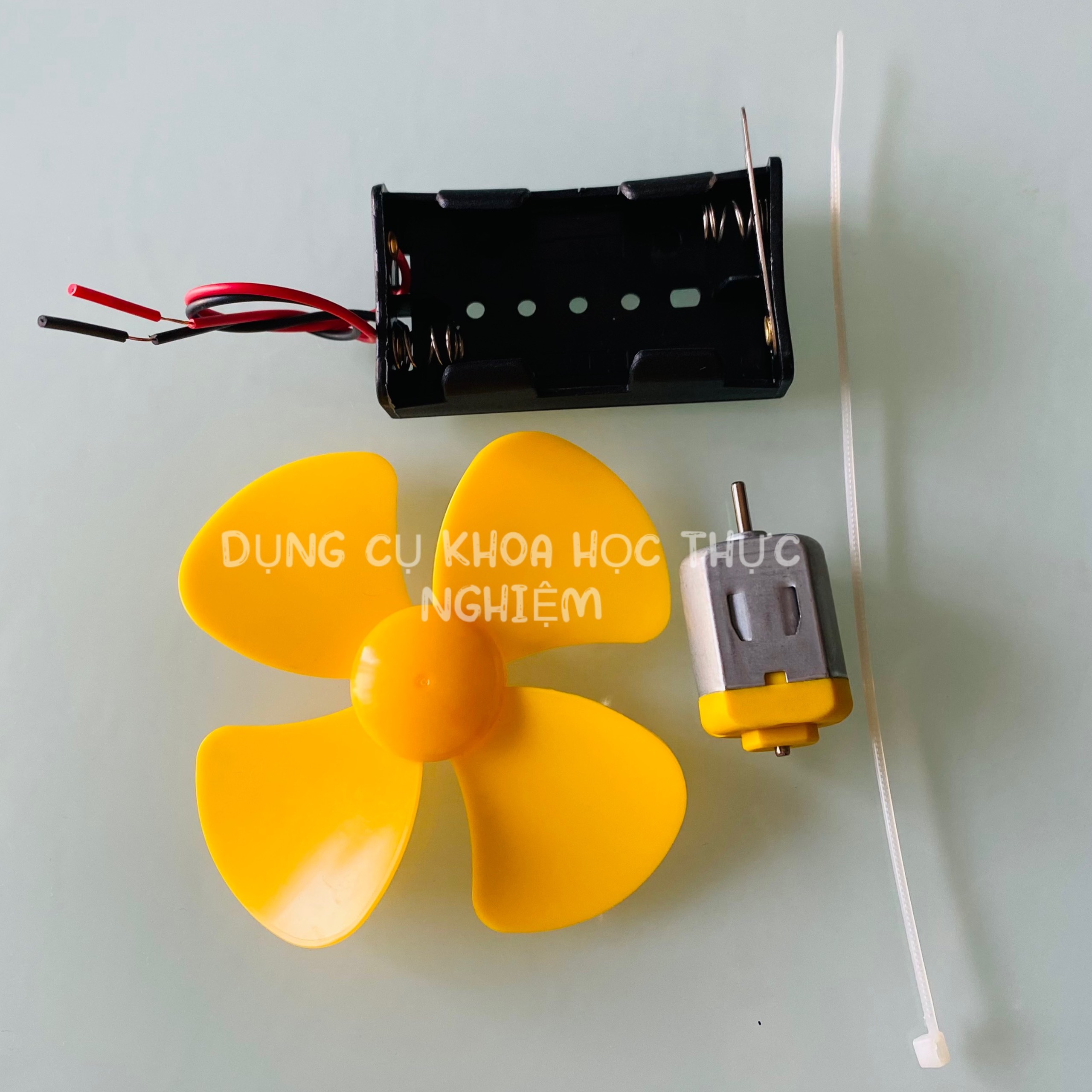 Bộ motor chế quạt mini 130 điện áp 3V -6V cánh quạt 80mm đế pin DIY- CBGD1