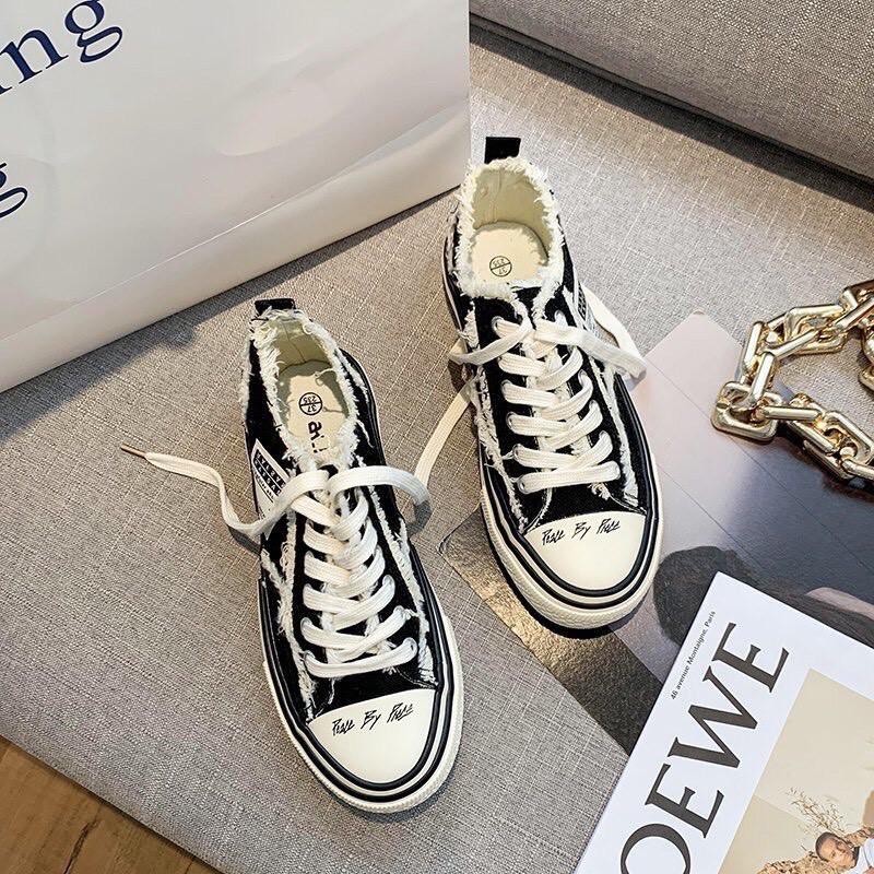 Giày thể thao nữ/ giày sục nữ rách mã 5555