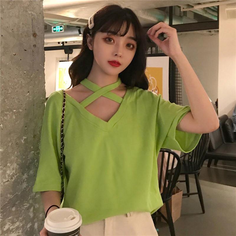 Áo thun nữ dáng rộng tay lửng cổ chữ V
