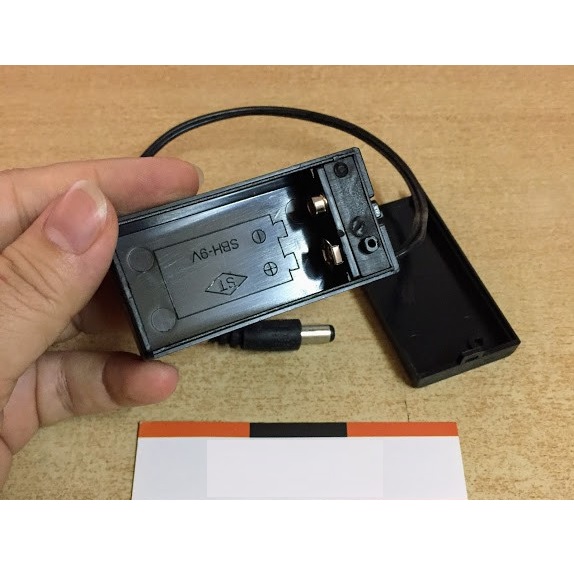 Khay pin 9V có nắp đậy kèm công tắc jack cắm 5.5mm để chế tạo