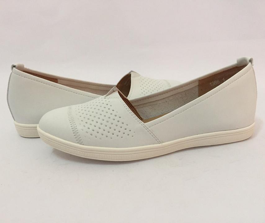 Giày slip on da lỗ cá tính A1386