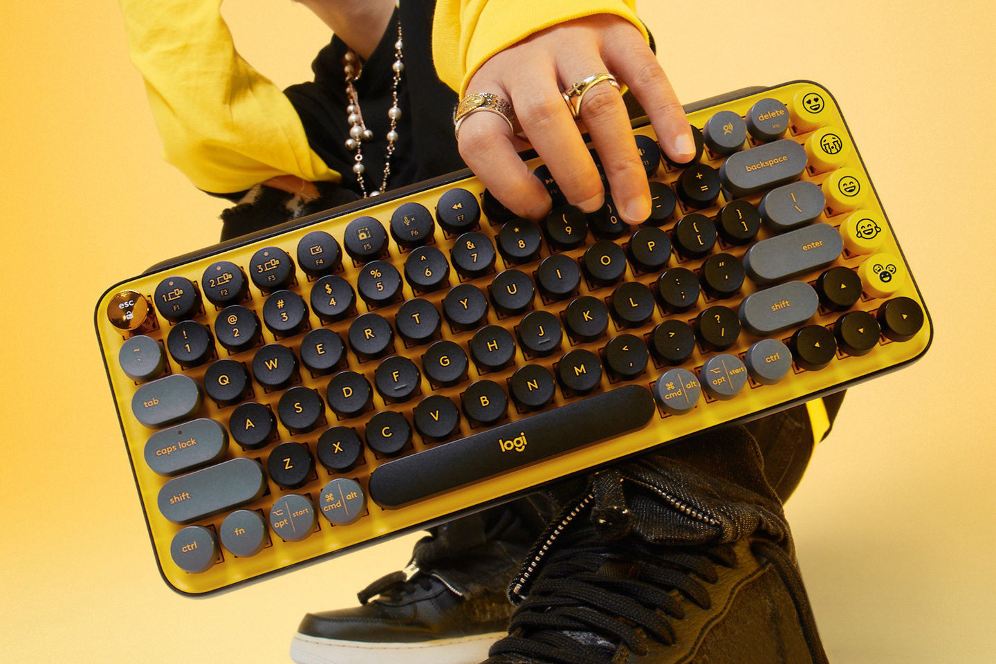 Bàn phím không dây Logitech Pop Keys-Hàng chính hãng