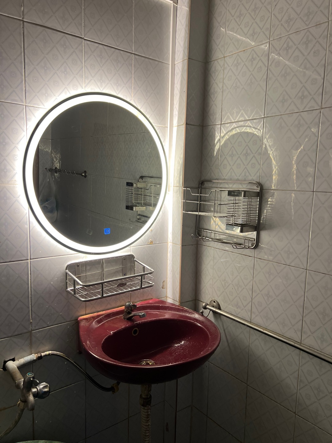 Gương tròn có đế đèn led cảm ứng gắn tường, makeup decor giá rẻ kích thước D50cm cách viền