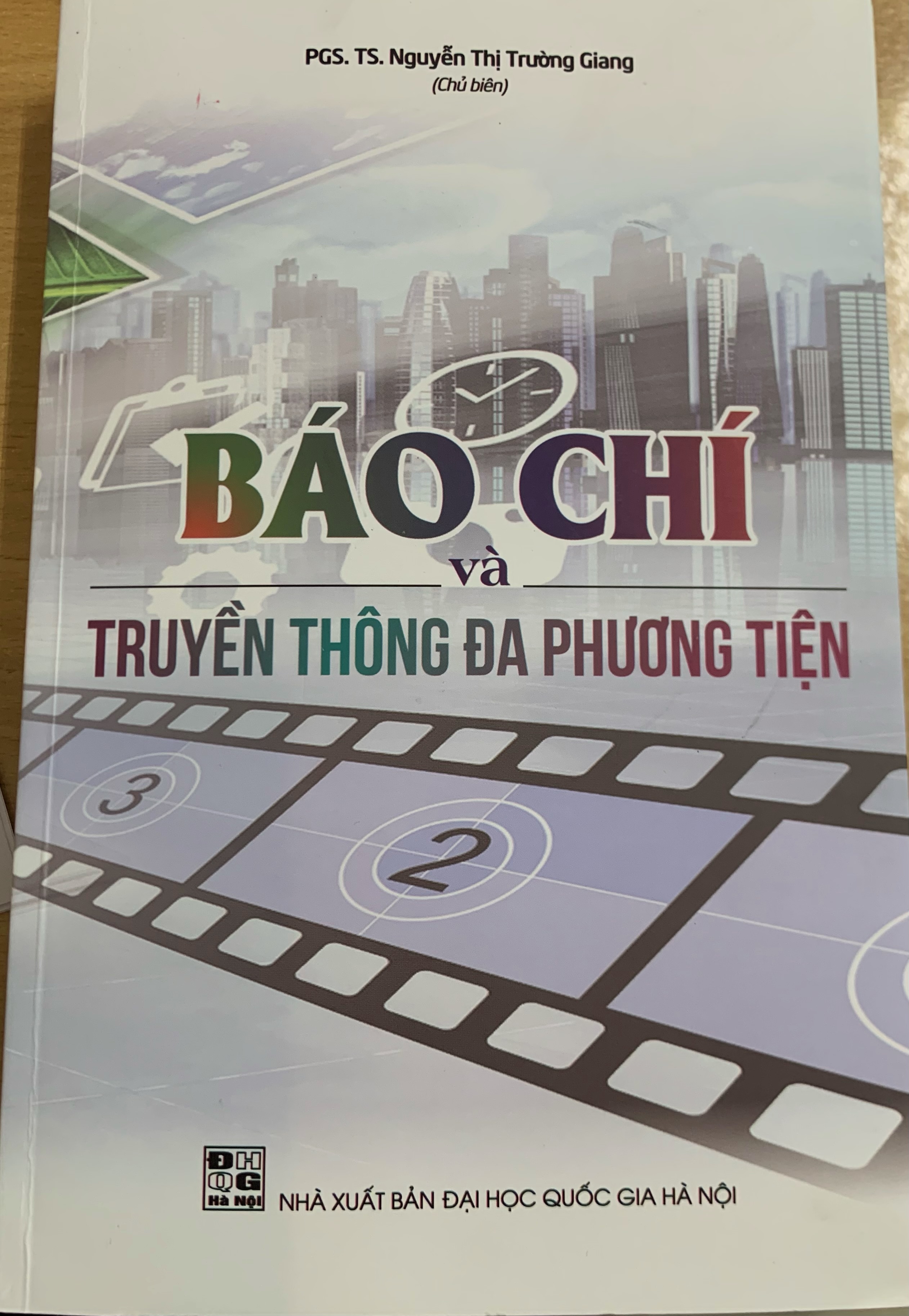 Báo chí và truyền thông đa phương tiện