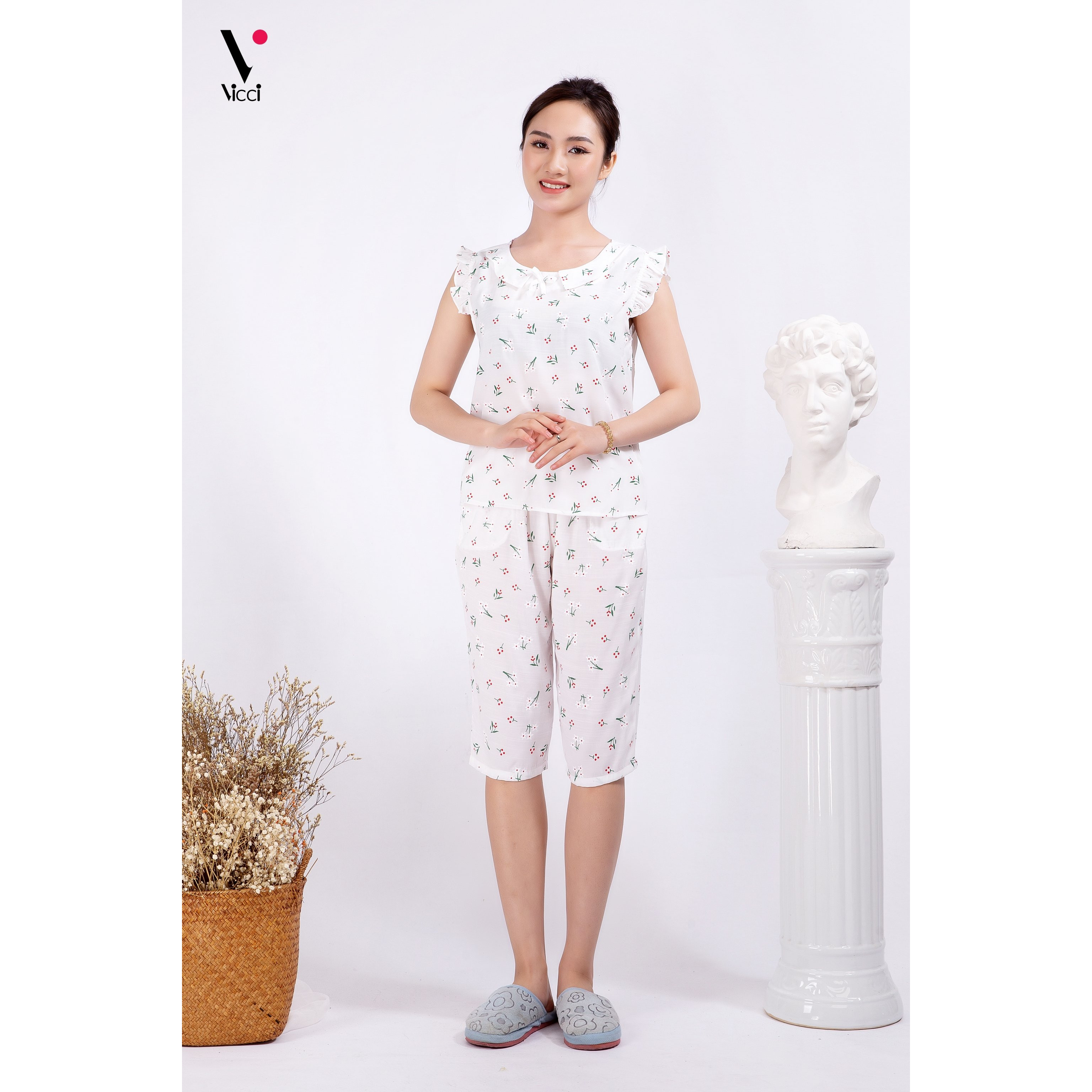 Bộ đũi lừng mặc nhà cao cấp Vicci BDT.01.3 họa tiết hoa nhí đỏ nền trắng