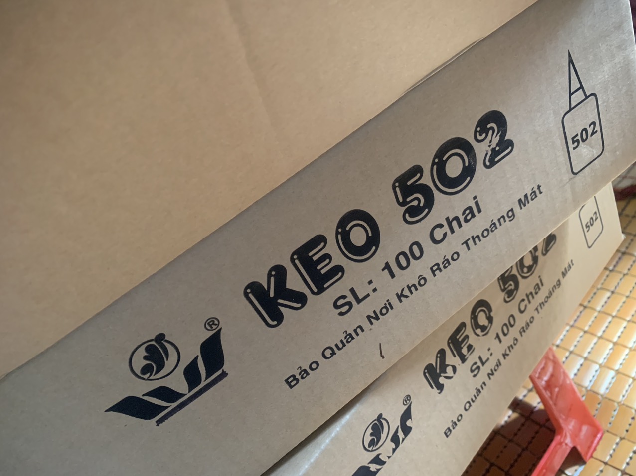 Keo 502 chai 30gram thùng 100 chai keo dán đa năng siêu dính con voi- dán sắt, dán gỗ, dán giày dép