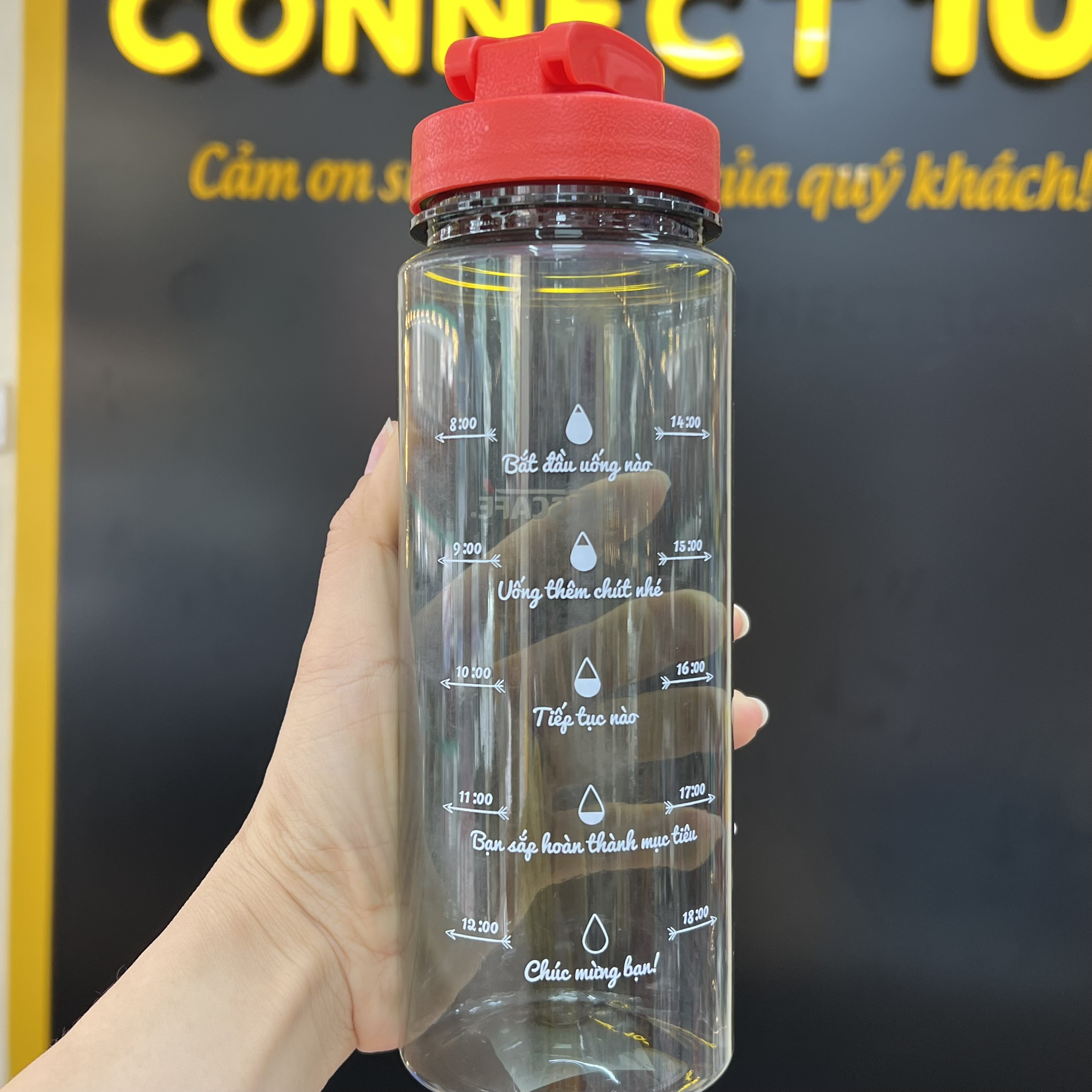 Bình nước nhắc uống 700ml 615309 nắp đỏ