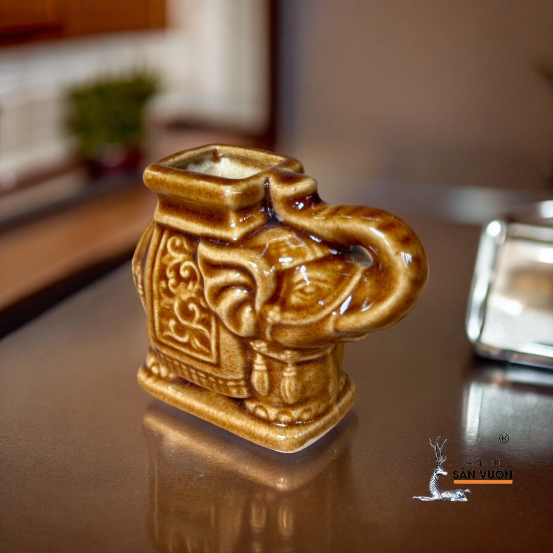 Gốm Xưa Hủ Tăm Hình con Voi