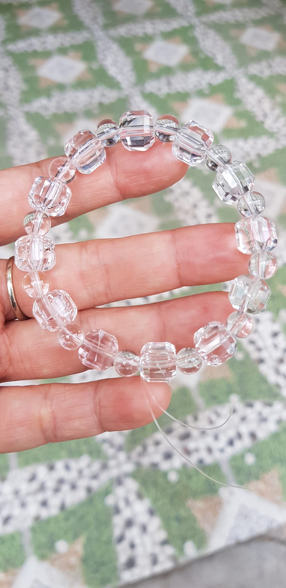 Vòng tay phong thuỷ nữ đá thạch anh trắng trong tự nhiên kiểu vuông giác tròn Size hạt vuông 10mm hạt tròn nhỏ 6mm Nữ mệnh kim mệnh Thủy đeo hợp may mắn tốt sức khoẻ công việc ạ