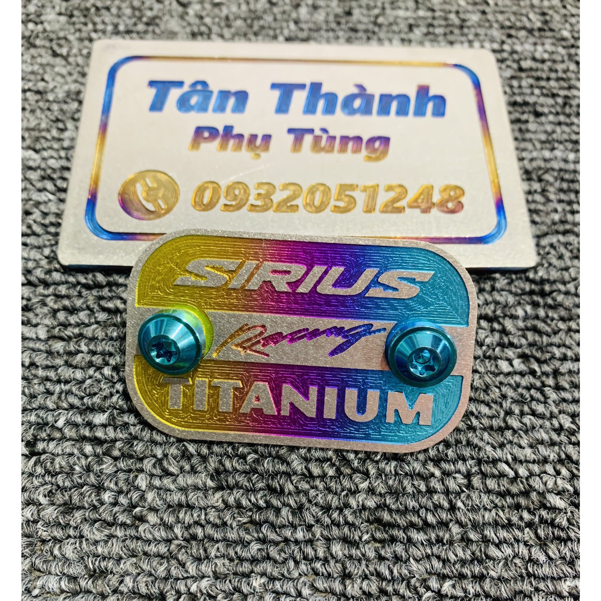 Nắp dầu Sirius màu điện phân kèm 2 ốc gr5 lục bảo