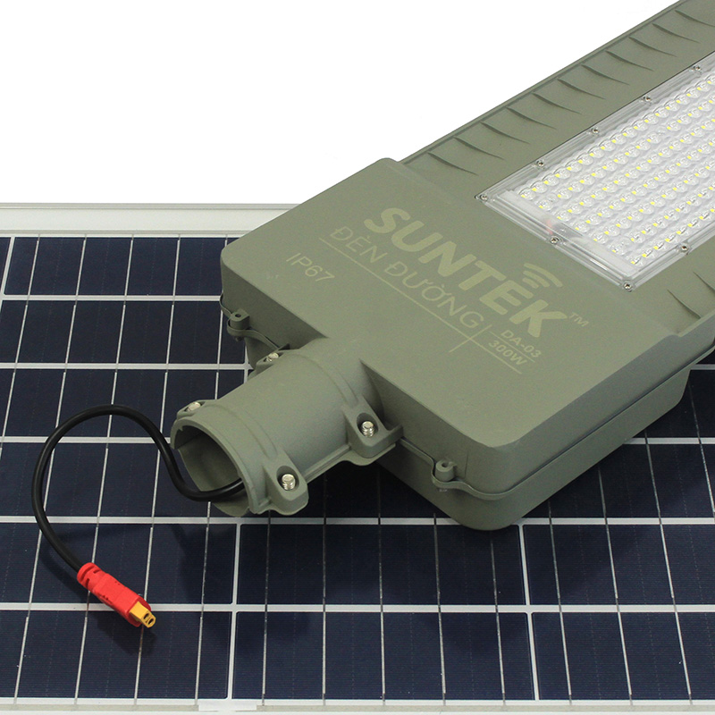 Đèn Đường Năng Lượng Mặt Trời SUNTEK DA-03 Solar Street Light 300W - Chip Led SMD 5054, 3000 Lumen, Sáng 20 giờ, Tự động Bật/Tắt, Điều khiển Từ Xa, Chống Nước/Bụi/Sét