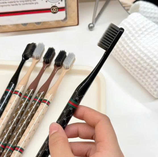 [KoSuyTu] Set 6 Bàn Chải Đánh Răng Lông Mềm BQB - Đầu Tư Cho Nụ Cười Sáng!