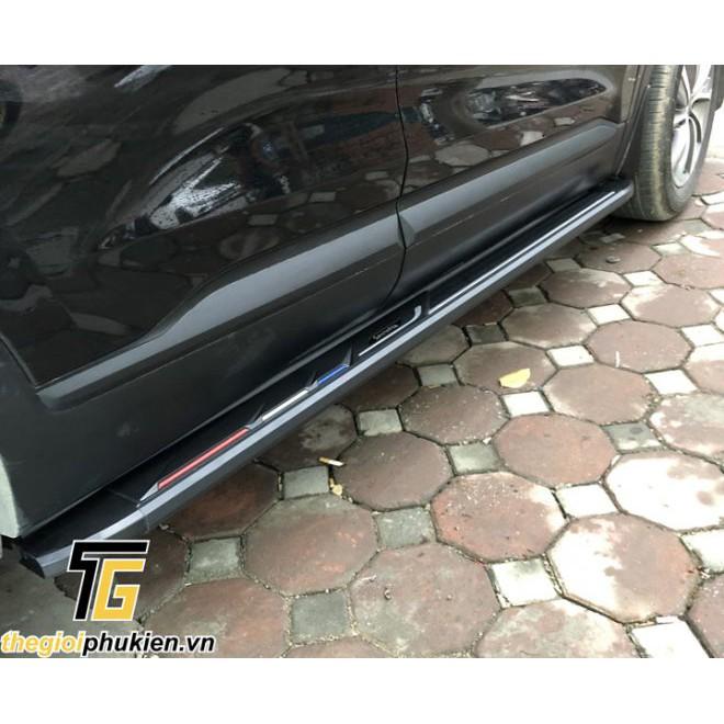Bậc, Bệ bước chân Hyundai Santafe 2021 mẫu nhôm đúc kẻ chỉ