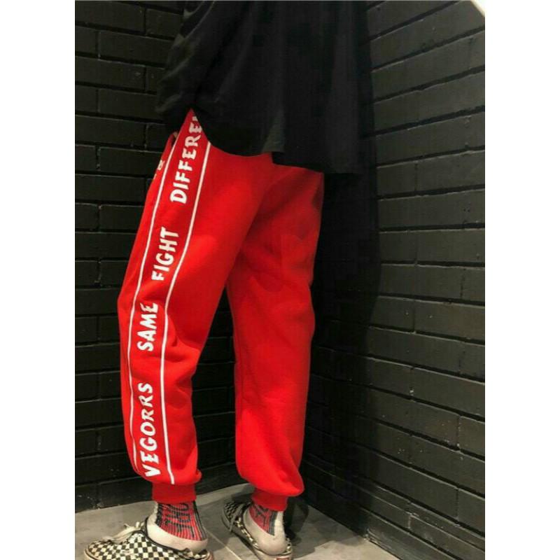 Quần jogger nỉ phối chữ