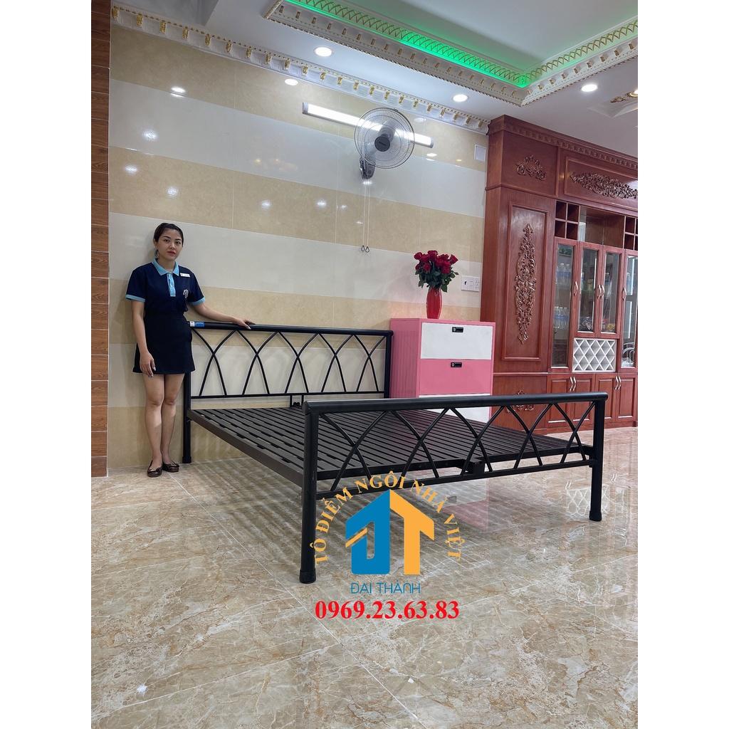 Giường sắt hình chữ X giá rẻ 1m6x2m