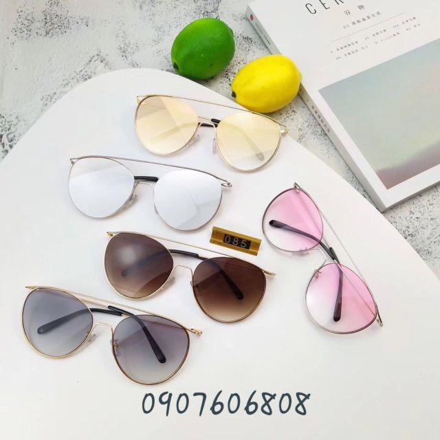 Mắt kính đẹp, thời trang, tôn thêm vẻ đẹp cho khuôn mặt của bạn. Cùng nhau bảo vệ đôi mắt đẹp của mình nhé